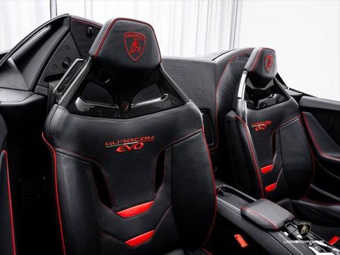 Used 2021 Lamborghini Huracan EVO RWD image 35