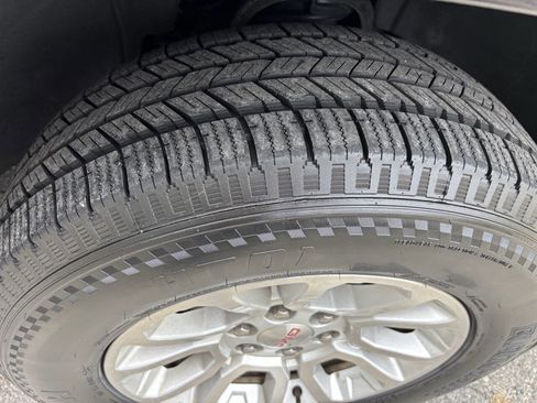 Used 2016 GMC Yukon XL SLT image 21