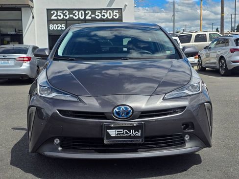 Used 2020 Toyota Prius LE AWD/4WD image 3