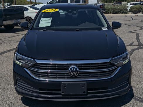 Used 2024 Volkswagen Jetta SE FWD image 6