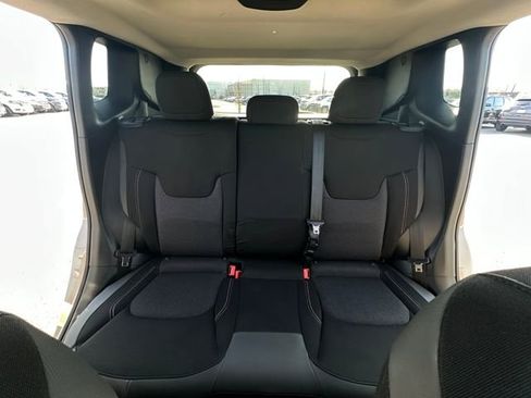 Used 2016 Jeep Renegade 75th Anniversary image 33