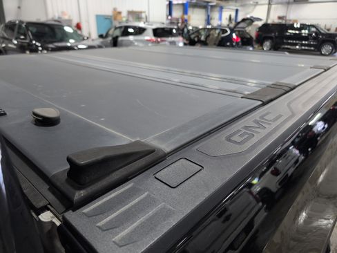 Used 2020 GMC Sierra 1500 Denali w/ Denali Carbonpro Edition AWD/4WD image 8