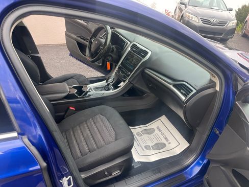 Used 2016 Ford Fusion SE image 28