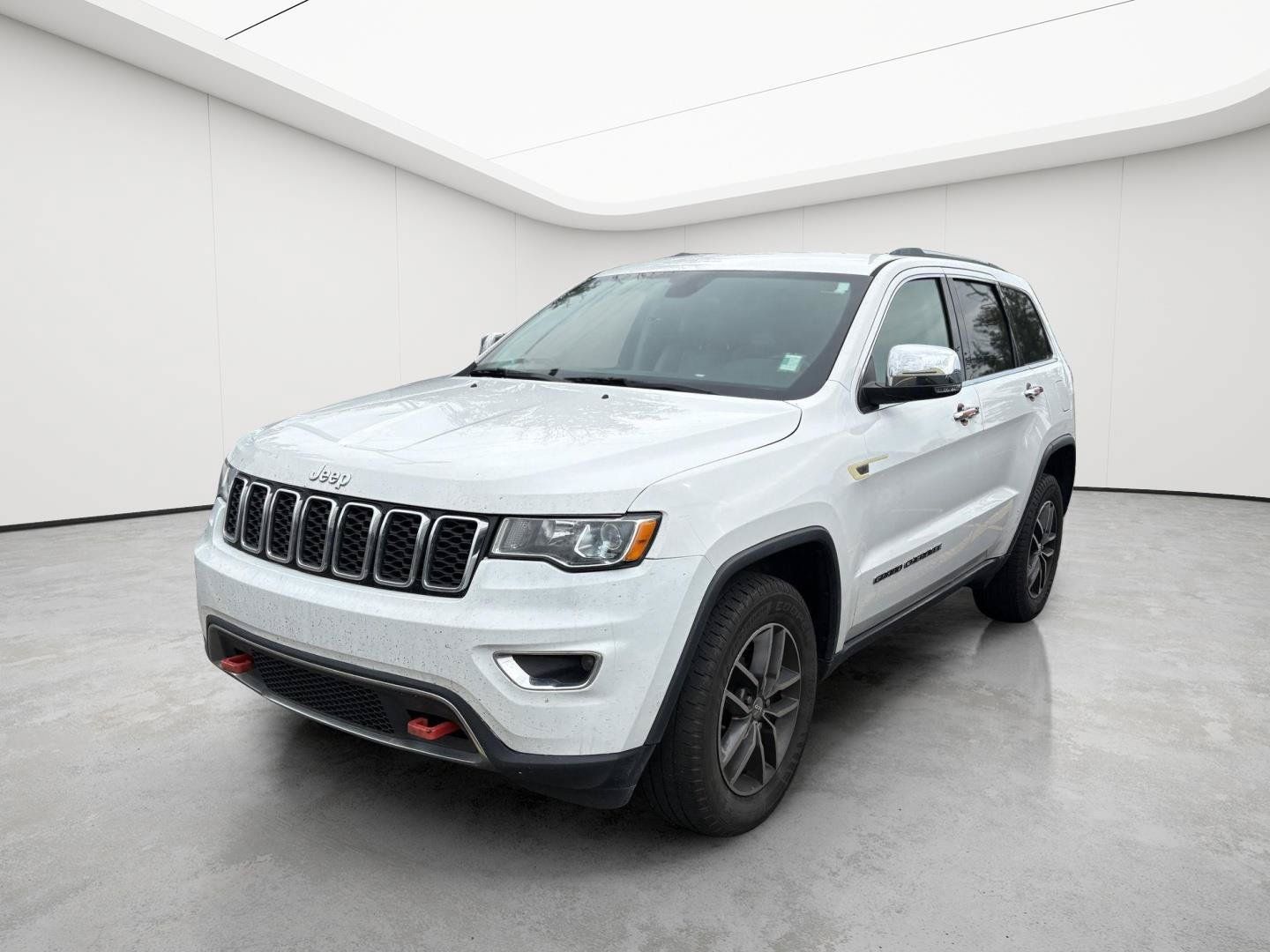 Used 2018 Jeep Grand Cherokee Limited AWD/4WD image 3