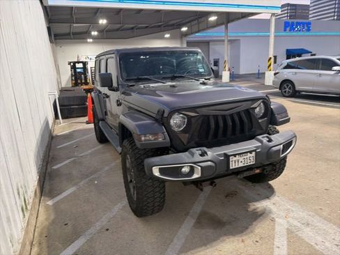 Used 2019 Jeep Wrangler Unlimited Sahara image 3