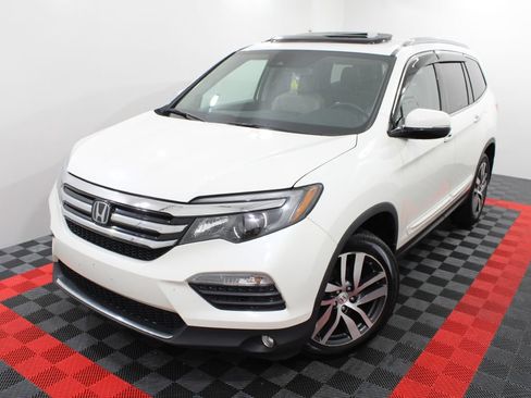 Used 2017 Honda Pilot Elite image 4