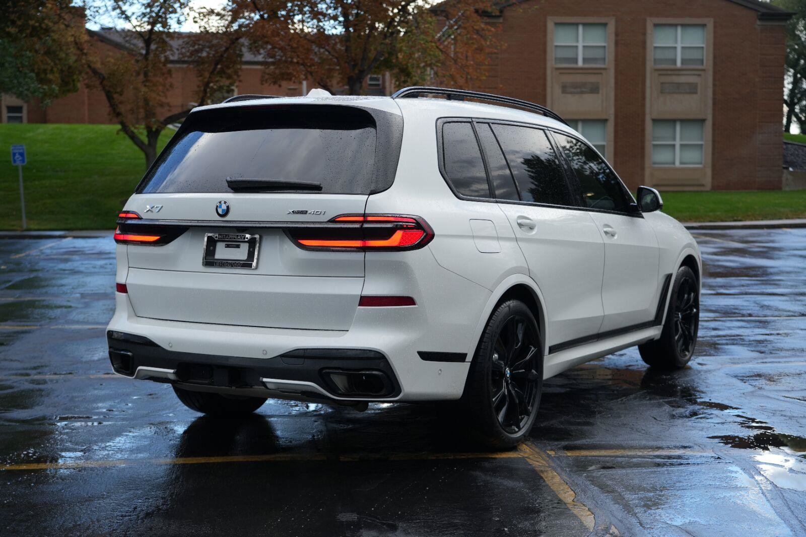 Used 2026 BMW X7 xDrive40i w/ Executive Package AWD/4WD image 5
