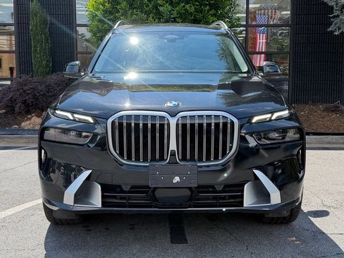 Used 2024 BMW X7 xDrive40i AWD/4WD image 3