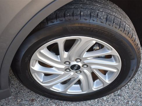 Used 2021 Lincoln Corsair AWD image 15