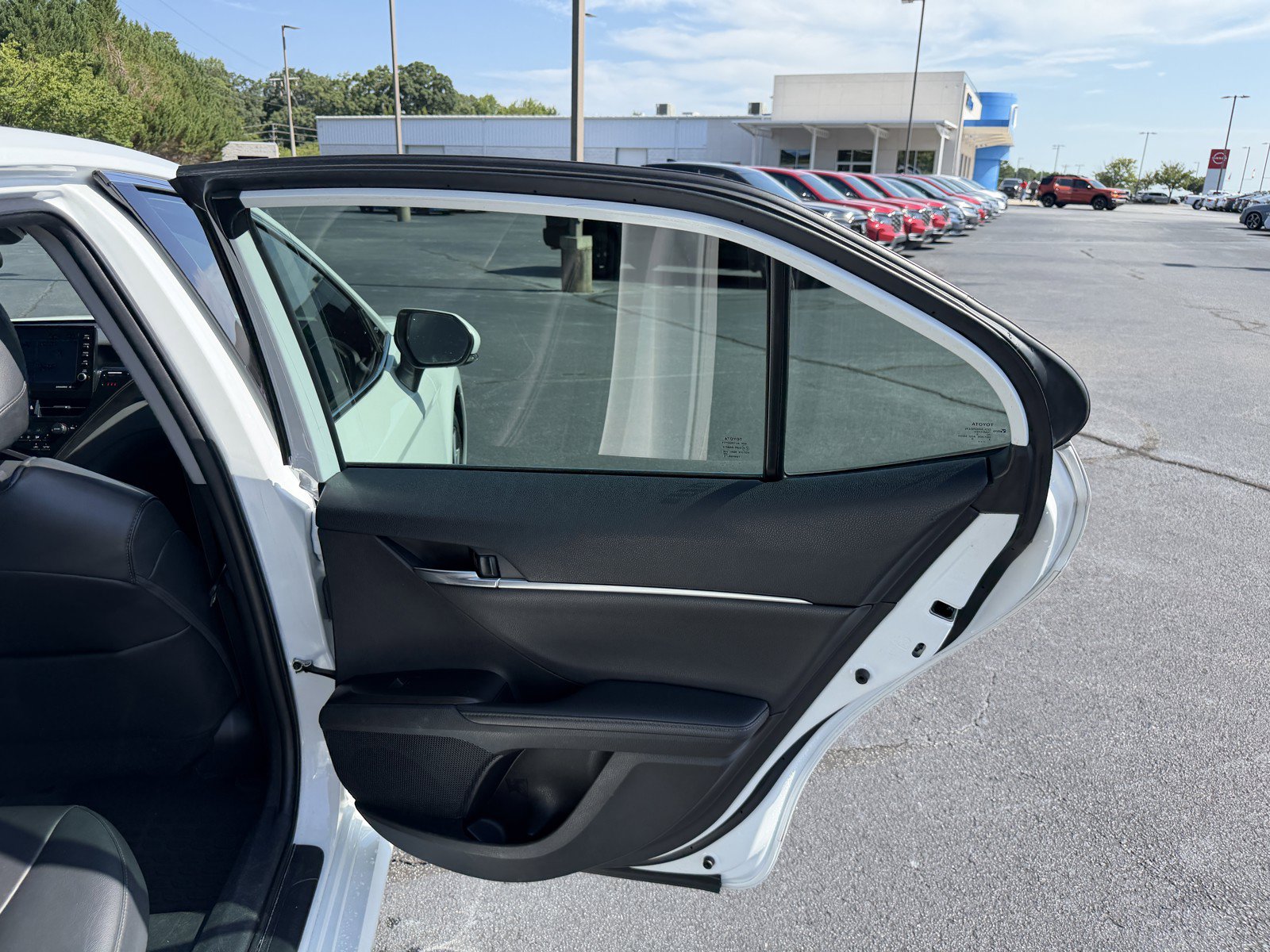 Used 2023 Toyota Camry XLE FWD image 12