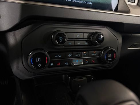 Used 2025 Ford Bronco Outer Banks AWD/4WD image 22