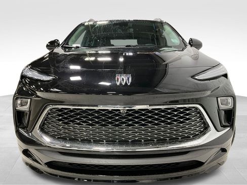 Used 2025 Buick Encore GX Avenir w/ Avenir Technology Package image 2