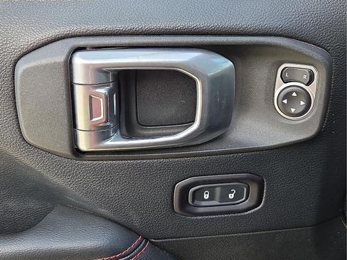 Used 2018 Jeep Wrangler Unlimited Rubicon image 13