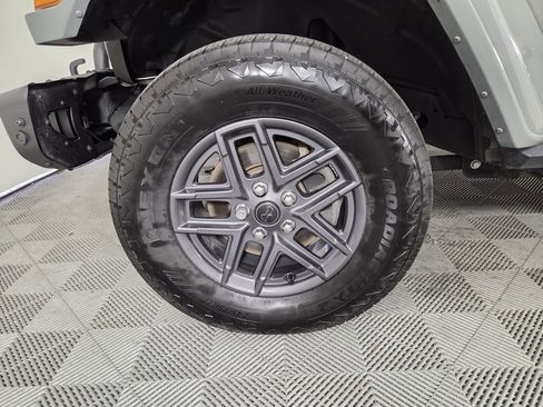 Certified 2021 Jeep Wrangler Willys image 10