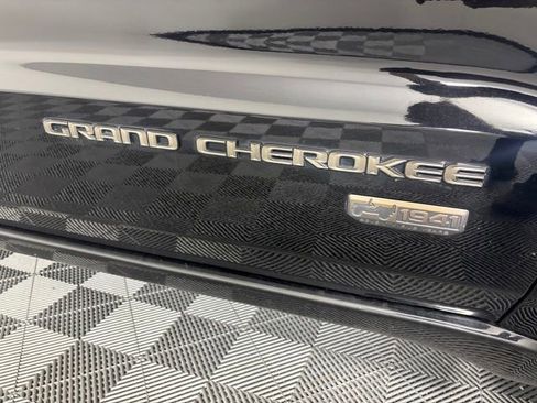 Used 2017 Jeep Grand Cherokee Limited 75th Anniversary AWD/4WD image 44
