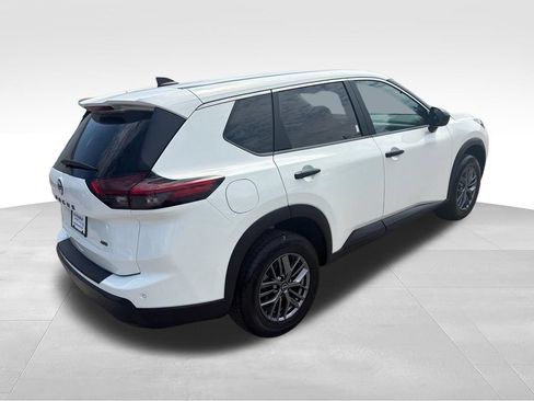 Used 2024 Nissan Rogue S AWD/4WD image 5