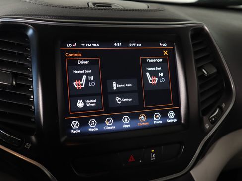 Used 2022 Jeep Cherokee Latitude Lux w/ Sun & Sound Group image 7