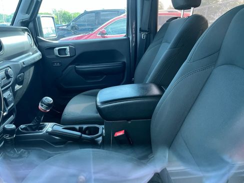 Used 2020 Jeep Wrangler Sport AWD/4WD image 23
