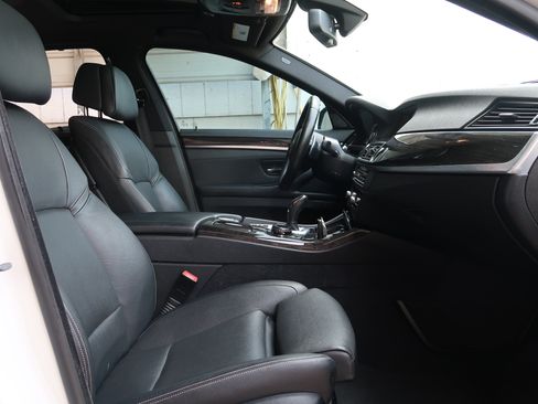 Used 2014 BMW 550i Sedan RWD image 35