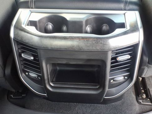 Used 2019 RAM 1500 Big Horn AWD/4WD image 16