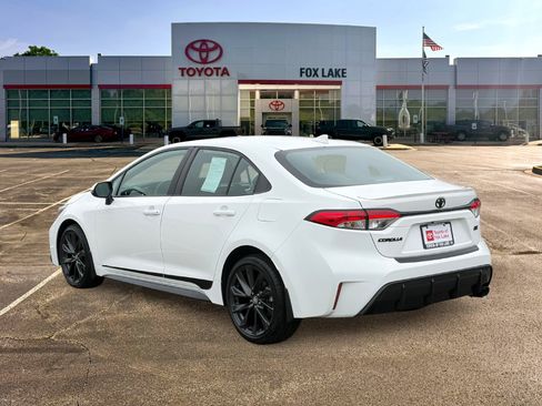 Used 2024 Toyota Corolla SE FWD image 3