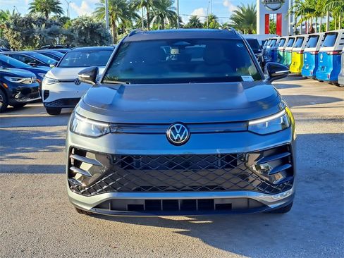 New 2026 Volkswagen Tiguan SE R-Line image 2