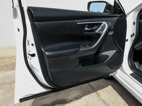 Used 2018 Nissan Altima 2.5 SV image 39