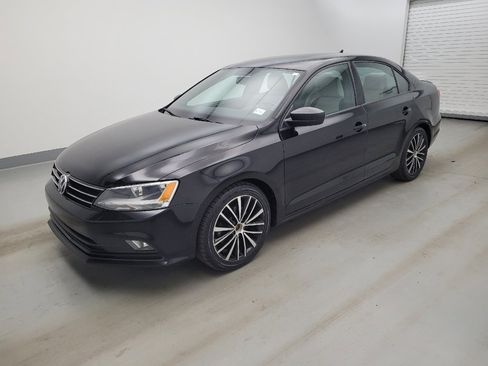 Used 2015 Volkswagen Jetta Sport FWD image 2