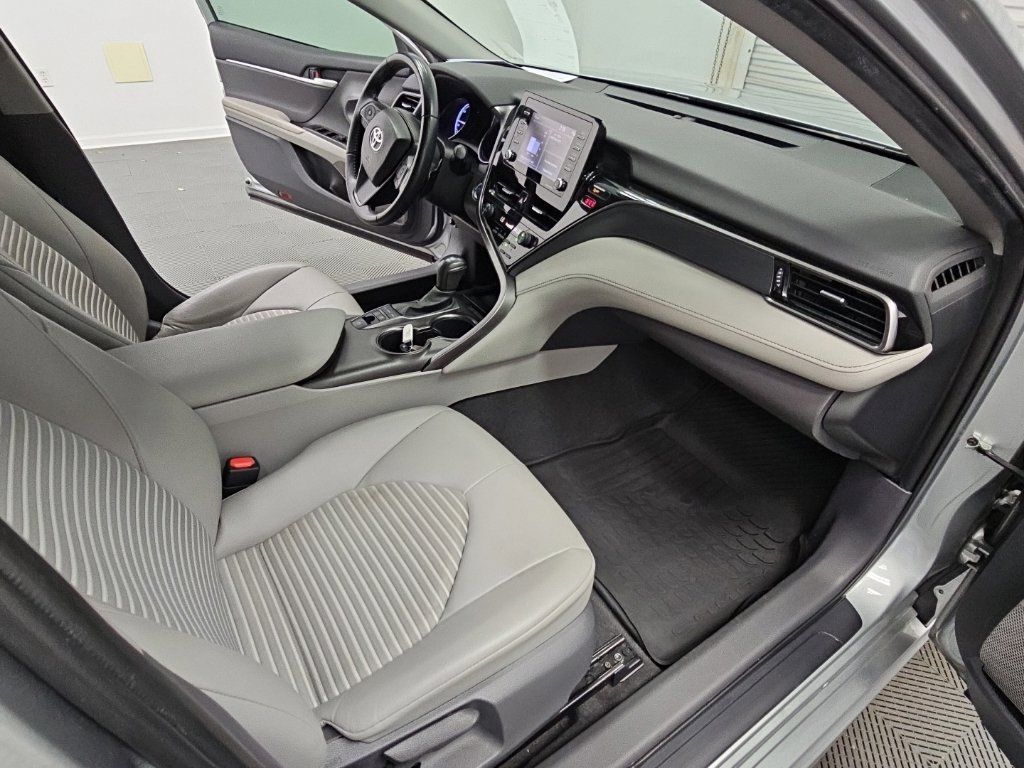 Used 2021 Toyota Camry SE FWD image 36