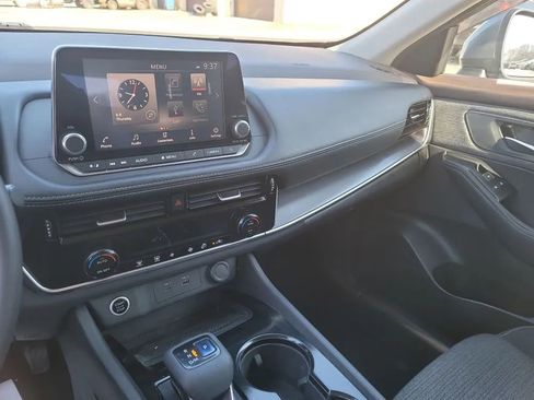 Used 2021 Nissan Rogue SV AWD/4WD image 16