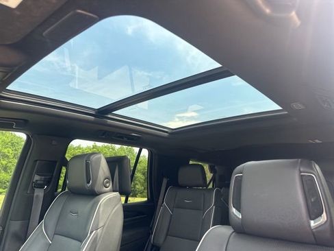 Certified 2024 Cadillac Escalade Sport w/ LPO, ONYX Package AWD/4WD image 19