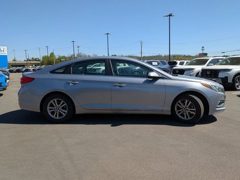 Used 2016 Hyundai Sonata SE image 4