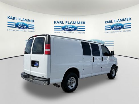 Used 2021 GMC Savana 2500 w/ Driver Convenience Package image 3