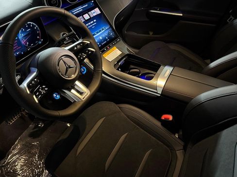 Used 2026 Mercedes-Benz GLC 43 AMG 4MATIC image 4