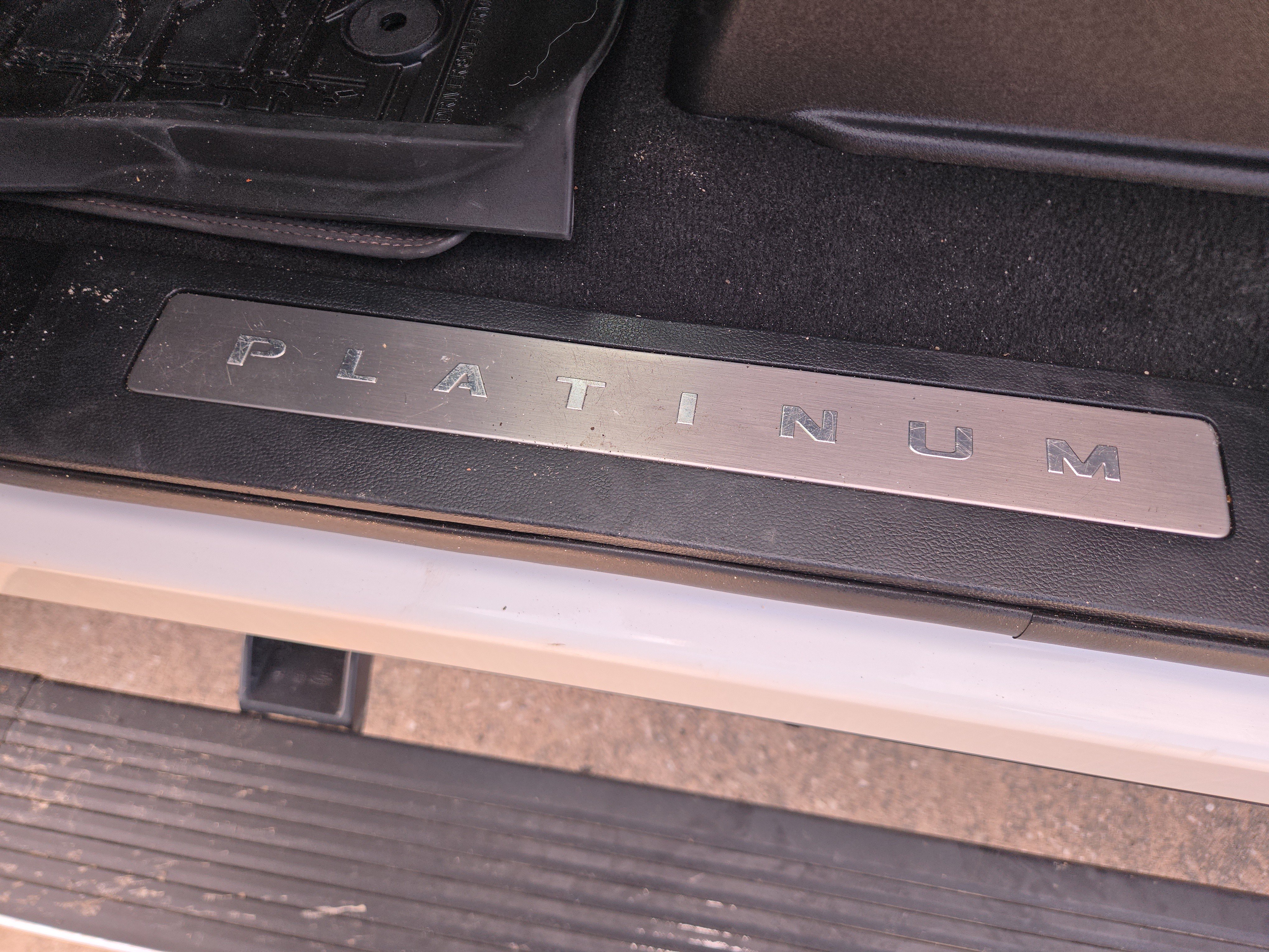 Used 2020 Ford F250 Platinum w/ FX4 Off-Road Package AWD/4WD image 25