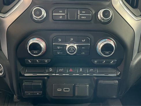 Used 2022 GMC Sierra 1500 SLT w/ SLT Premium Package AWD/4WD image 38