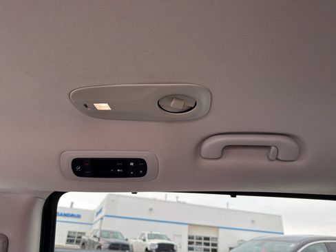 Used 2018 Chrysler Pacifica Touring-L image 31