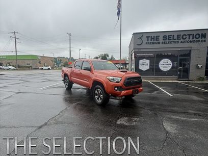 Used 2017 Toyota Tacoma TRD Sport w/ Tow Package (A/T)