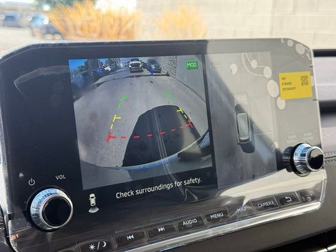 New 2025 Mitsubishi Outlander SE image 15