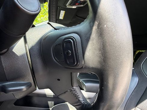 Used 2022 RAM 1500 Laramie AWD/4WD image 16