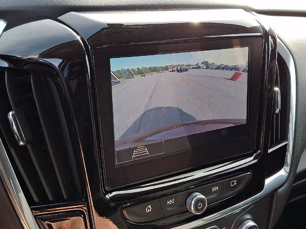 Used 2020 Chevrolet Traverse LT FWD image 17