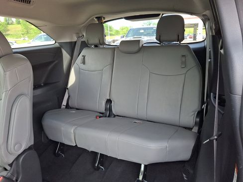 Certified 2025 Toyota Sienna XLE FWD image 11
