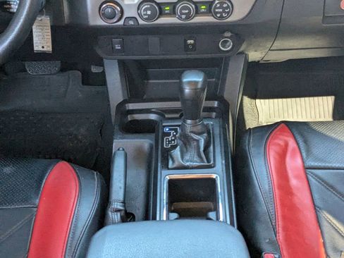 Used 2019 Toyota Tacoma SR w/ SR Convenience Package image 15