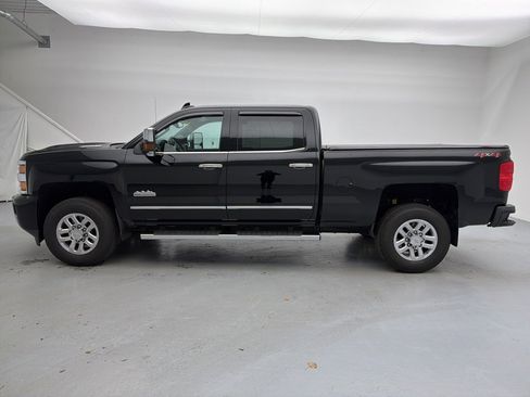 Used 2019 Chevrolet Silverado 3500 High Country w/ Duramax Plus Package image 8