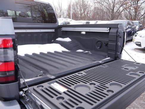 Certified 2024 Nissan Frontier PRO-4X w/ Pro Premium Package image 18