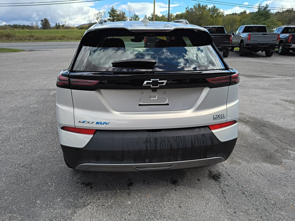 Used 2023 Chevrolet Bolt EUV Premier w/ Sun & Sound Package FWD image 4