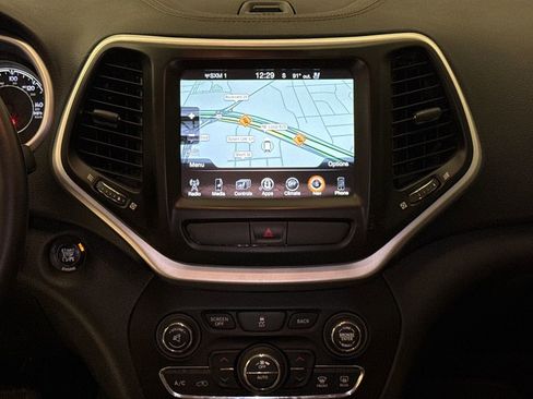 Used 2016 Jeep Cherokee Limited w/ Luxury Group FWD image 15