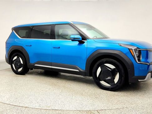 Used 2026 Kia EV9 Wind image 3