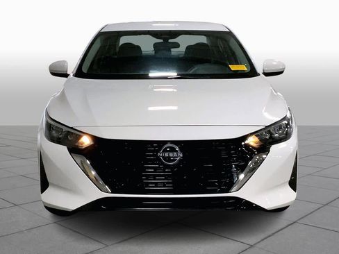 Used 2024 Nissan Sentra SV image 3