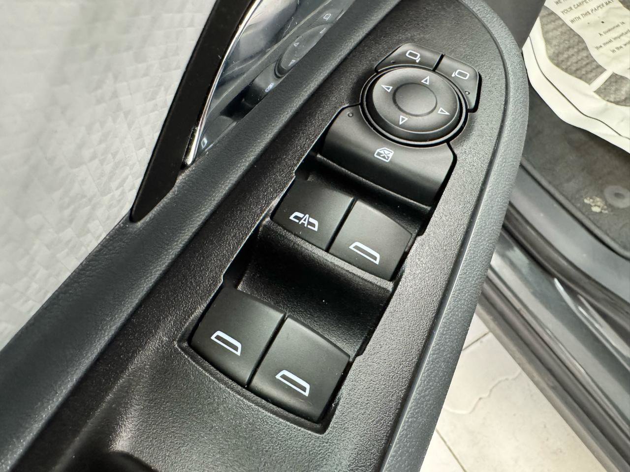 Used 2020 Chevrolet Bolt LT FWD image 11